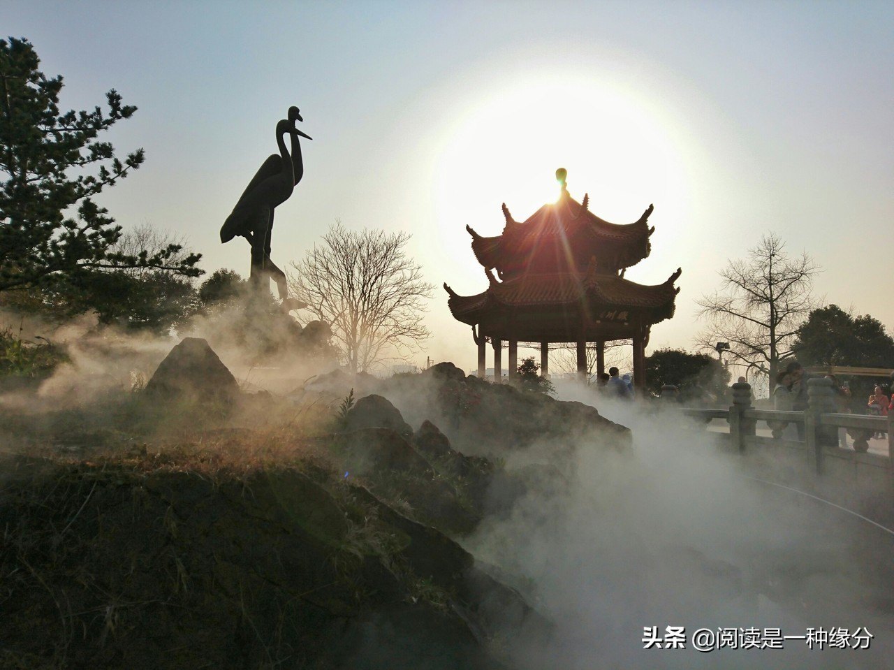 黄鹤楼送孟浩然之广陵赏析（送孟浩然之广陵诗意和解释）